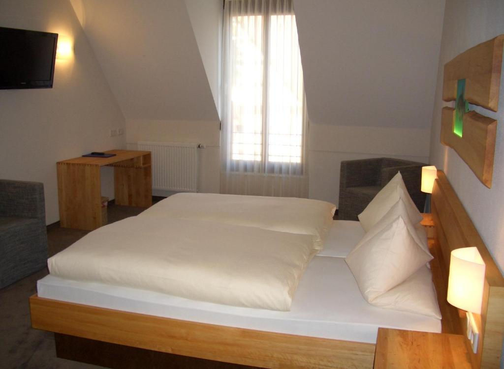 Karpfenhotel & Herrenhaus Im Gasthaus Sindel-Buckel Feuchtwangen Chambre photo