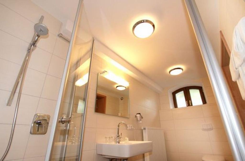 Karpfenhotel & Herrenhaus Im Gasthaus Sindel-Buckel Feuchtwangen Chambre photo