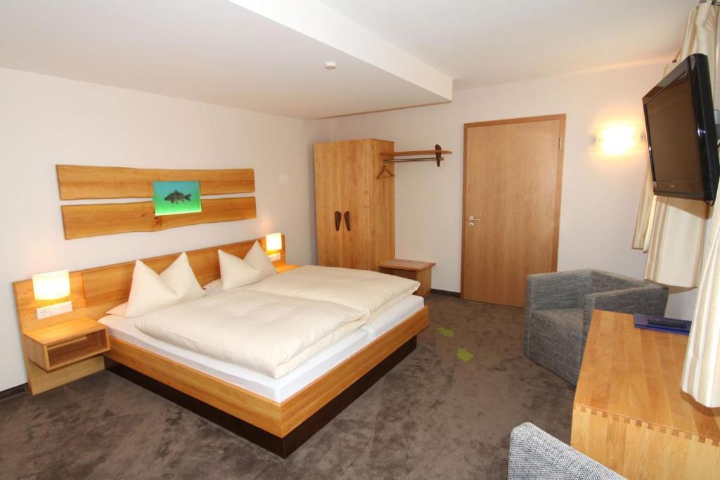 Karpfenhotel & Herrenhaus Im Gasthaus Sindel-Buckel Feuchtwangen Chambre photo